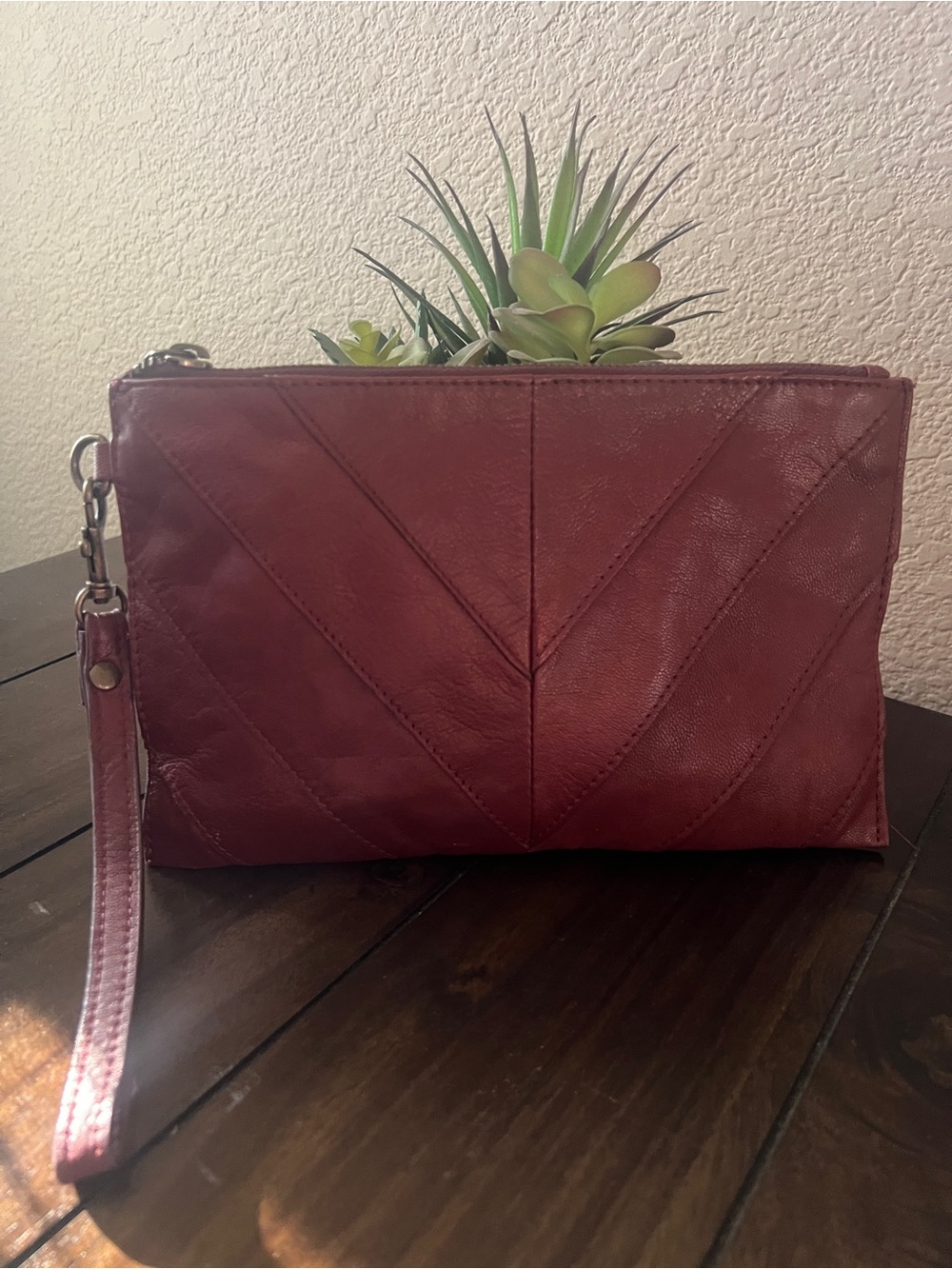 EUC Lucky Brand Leather Wristlet Clutch in Burgundy gorgeous!